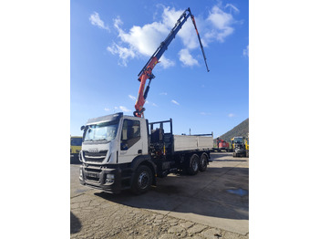 Lastbil med kran IVECO Stralis