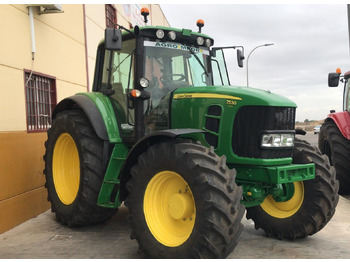 Traktor JOHN DEERE 7530