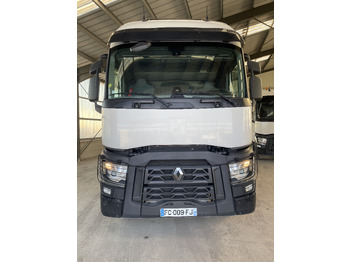 Trækker RENAULT T 460