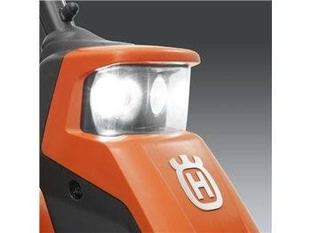 Plæneklipper Husqvarna R 216T AWD inkl. 103 cm klippebord: billede 5 Plæneklipper Husqvarna R 216T AWD inkl. 103 cm klippebord: billede 5