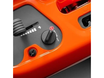 Plæneklipper Husqvarna R 216T AWD inkl. 103 cm klippebord: billede 4 Plæneklipper Husqvarna R 216T AWD inkl. 103 cm klippebord: billede 4