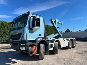 Lastbil kroghejs IVECO Trakker