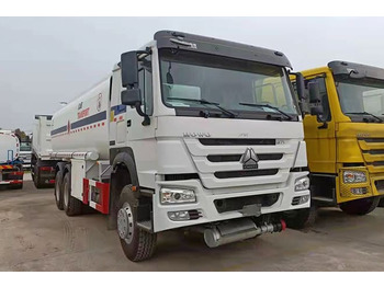Tankbil SINOTRUK HOWO