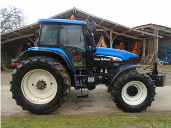 Traktor NEW HOLLAND TM