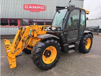 Teleskop truck JCB