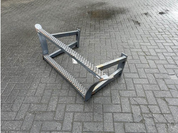 Ramme/ Chassis for Entreprenørmaskin Terex TW150-6047945-Stair panel/Trittstufen/Traptreden: billede 2