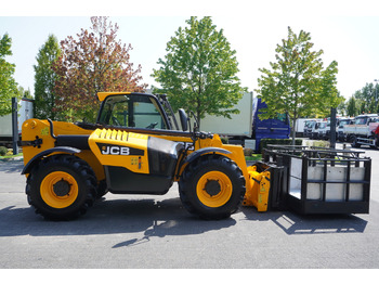 Leje en JCB 535-95 / 3.5 T / range 9.5 m / joystick JCB 535-95 / 3.5 T / range 9.5 m / joystick: billede 5 Leje en JCB 535-95 / 3.5 T / range 9.5 m / joystick JCB 535-95 / 3.5 T / range 9.5 m / joystick: billede 5