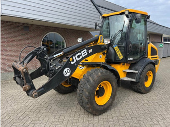 Gummihjulslæsser JCB 409