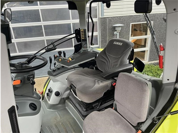 Leje en Claas Axion 830 med frontlift og front PTO Claas Axion 830 med frontlift og front PTO: billede 3 Leje en Claas Axion 830 med frontlift og front PTO Claas Axion 830 med frontlift og front PTO: billede 3