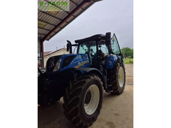 Traktor NEW HOLLAND T7.245
