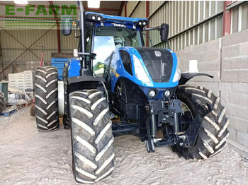 Traktor NEW HOLLAND T7.230