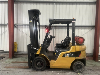 Gas gaffeltruck CATERPILLAR GP