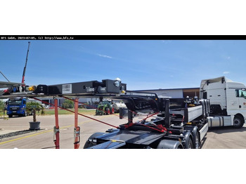 Containerbil/ Veksellad sættevogn KRONE SDC
