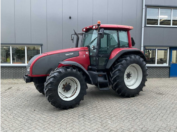 Traktor VALTRA T120