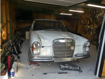 Bil MERCEDES-BENZ