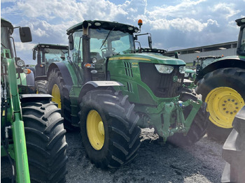 Traktor JOHN DEERE 6210R