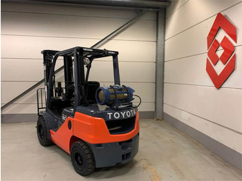 Leje en Toyota 02-8FGF30 Toyota 02-8FGF30: billede 4 Leje en Toyota 02-8FGF30 Toyota 02-8FGF30: billede 4