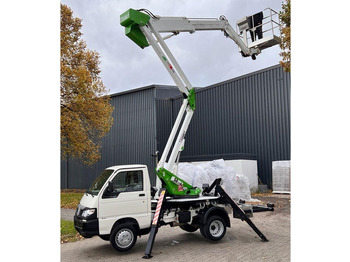 Lastbil med mandskabslift COMET