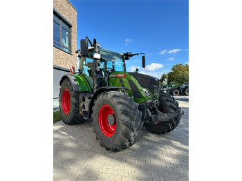 Traktor FENDT 724 Vario
