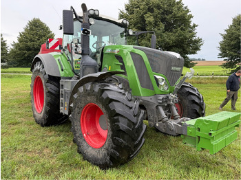Traktor FENDT 828 Vario