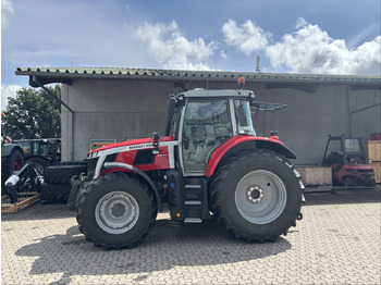 Traktor MASSEY FERGUSON 100 series