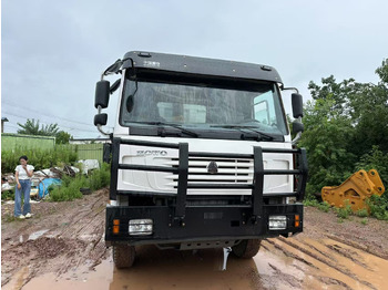 Tipvogn lastbil til transportering løsevarer Sinotruk HOWO 371hp 8x4: billede 2 Tipvogn lastbil til transportering løsevarer Sinotruk HOWO 371hp 8x4: billede 2