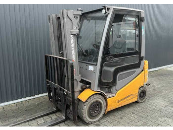 El gaffeltruck JUNGHEINRICH EFG 425