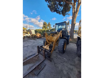 Gummihjulslæsser CATERPILLAR 908M