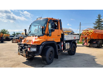 Kommunal traktor UNIMOG U400