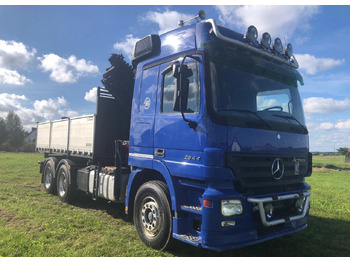 Lastbil med kran MERCEDES-BENZ Actros