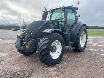 Traktor VALTRA T214