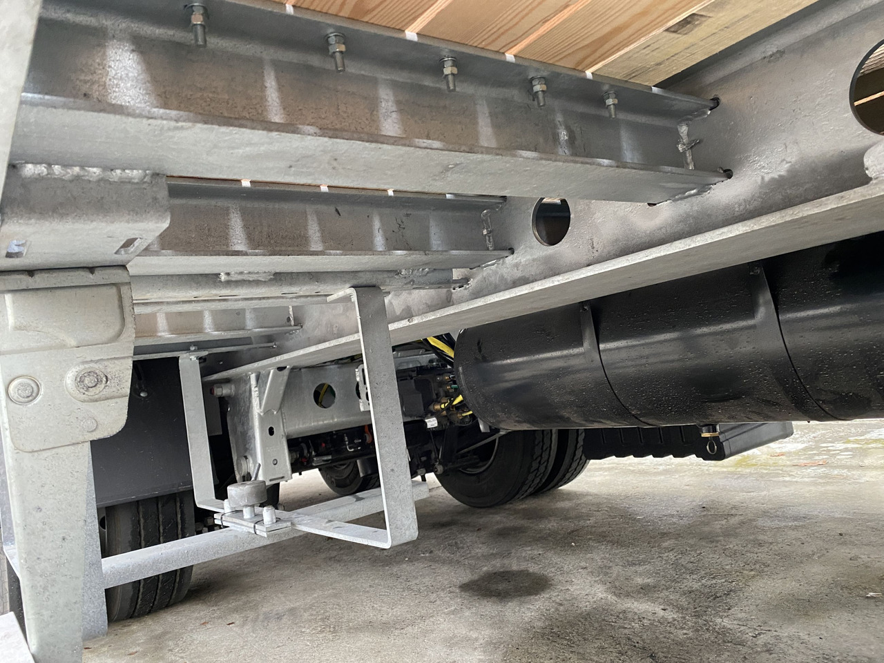 Ny Nedbygget platform påhængsvogn til transportering tungemaskiner Möslein T 3-8,20 P OR 3 Achs Tieflader gerader Ladefläche 8,10 m,Neufahrzeug: billede 7 Ny Nedbygget platform påhængsvogn til transportering tungemaskiner Möslein T 3-8,20 P OR 3 Achs Tieflader gerader Ladefläche 8,10 m,Neufahrzeug: billede 7