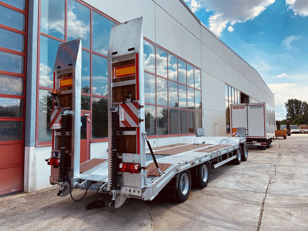 Möslein T 4 VB F 4 Achs Tieflader- Anhänger, Neufahrzeug - Nedbygget platform påhængsvogn: billede 5 Möslein T 4 VB F 4 Achs Tieflader- Anhänger, Neufahrzeug - Nedbygget platform påhængsvogn: billede 5