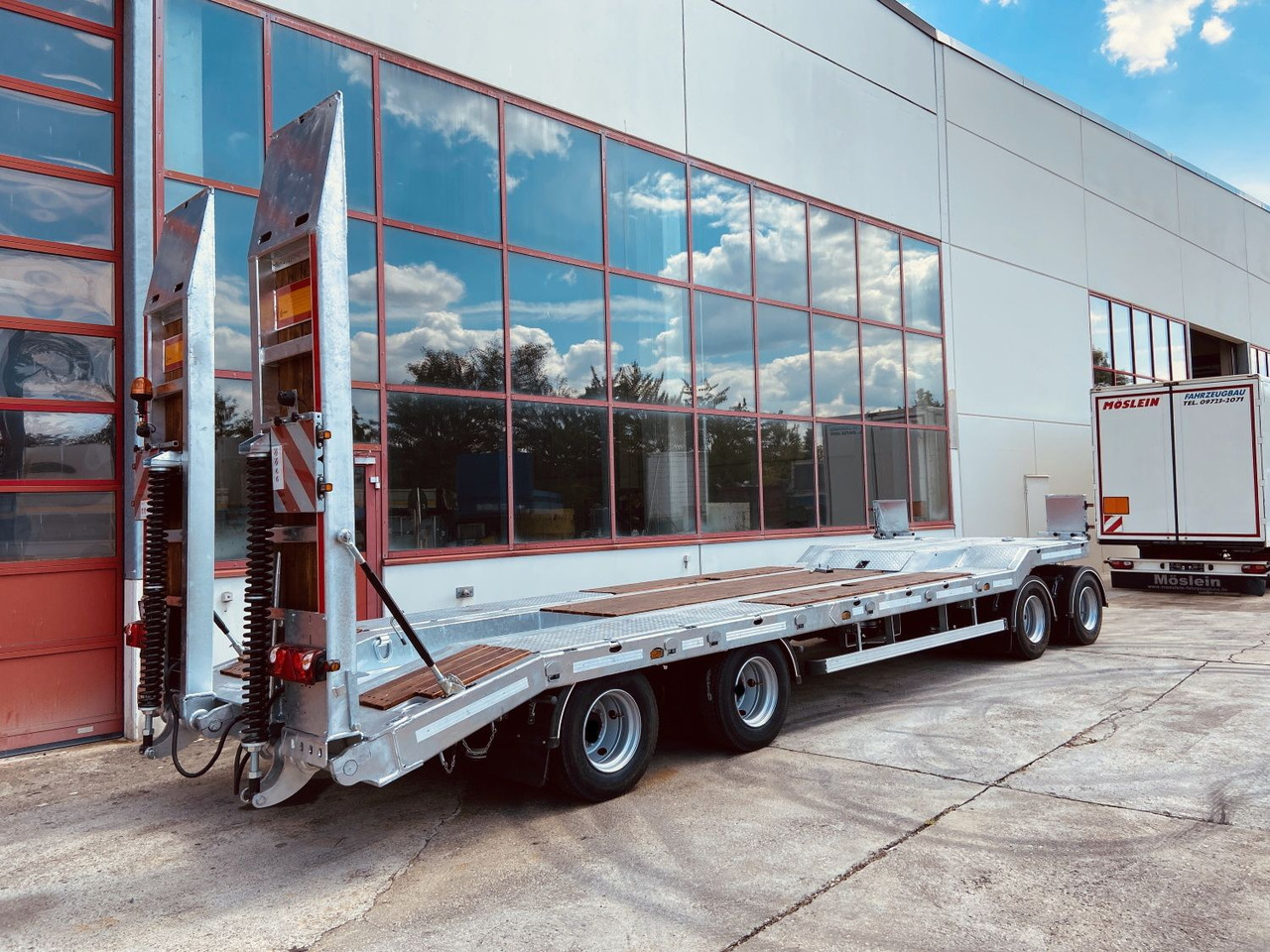Möslein T 4 VB F 4 Achs Tieflader- Anhänger, Neufahrzeug - Nedbygget platform påhængsvogn: billede 3 Möslein T 4 VB F 4 Achs Tieflader- Anhänger, Neufahrzeug - Nedbygget platform påhængsvogn: billede 3
