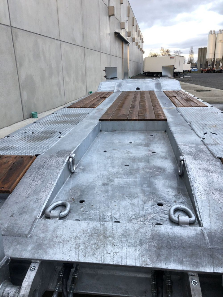 Möslein T 4 VB H1 1 neuer 4 Achs Tieflader hydraulischen Rampen - Nedbygget platform påhængsvogn: billede 2 Möslein T 4 VB H1 1 neuer 4 Achs Tieflader hydraulischen Rampen - Nedbygget platform påhængsvogn: billede 2