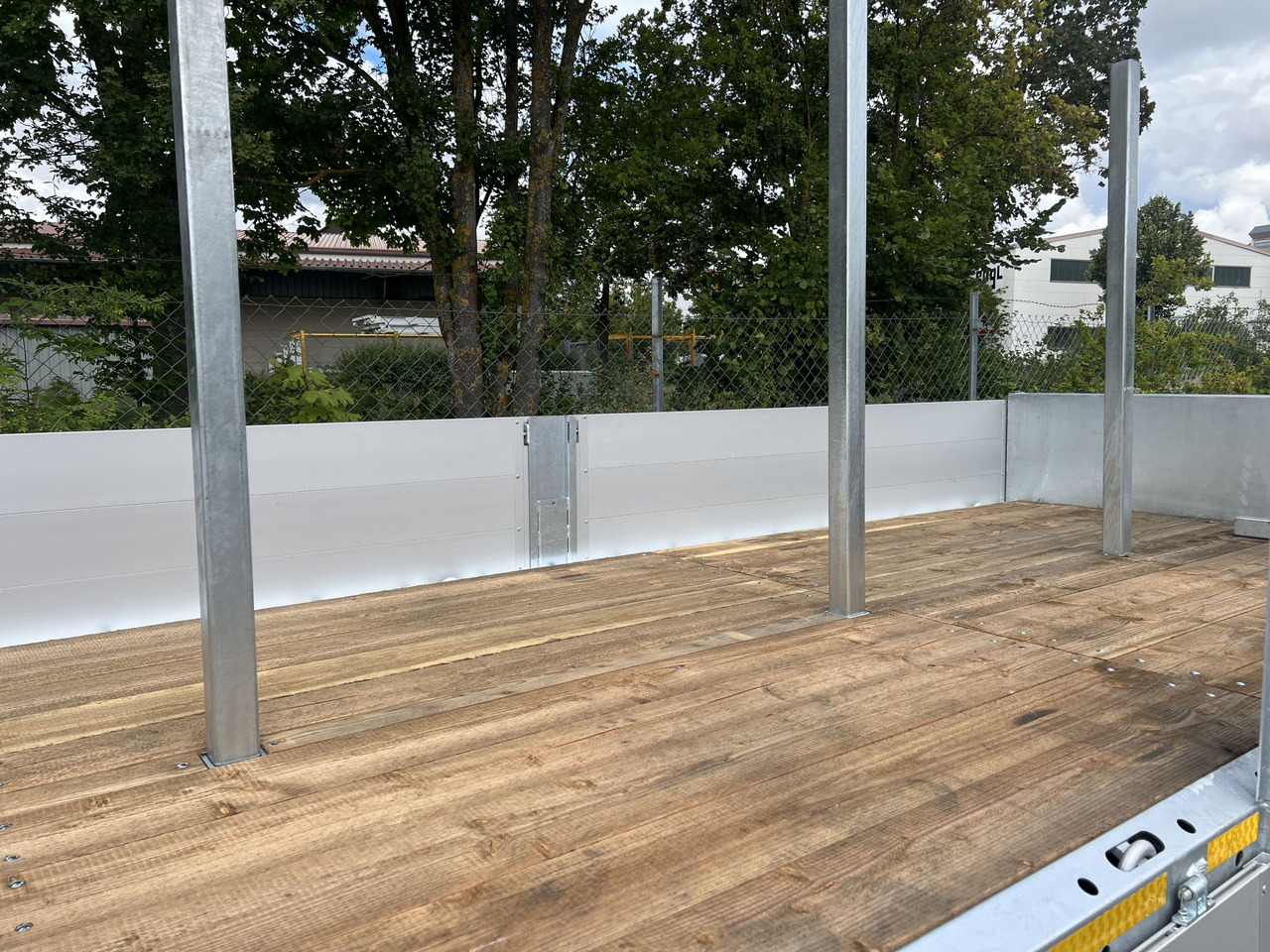 Möslein THT 11- G 6,2 Tandem Pritsche- Tieflader mit Rungentaschen - Ladtrailer: billede 2 Möslein THT 11- G 6,2 Tandem Pritsche- Tieflader mit Rungentaschen - Ladtrailer: billede 2