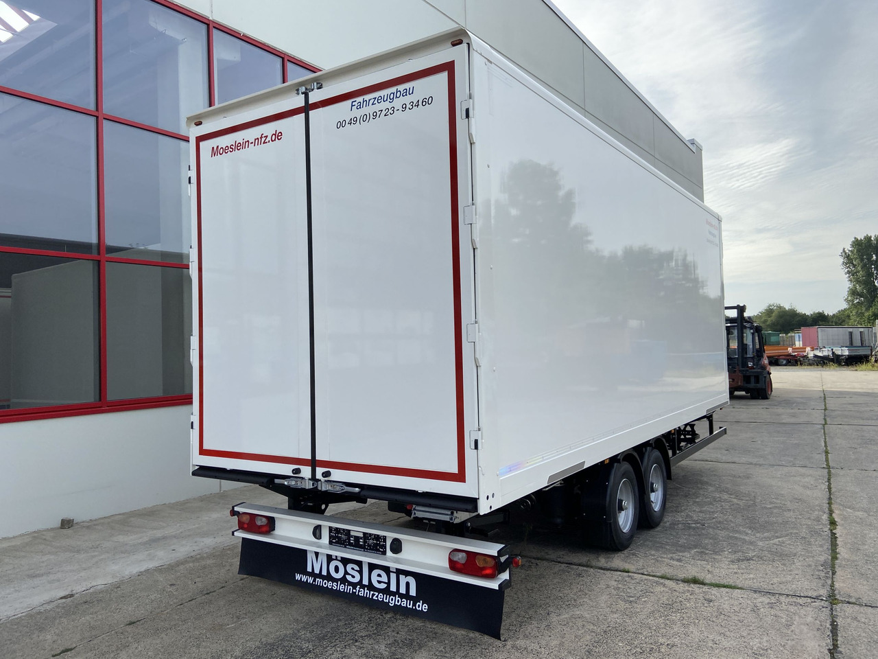 Ny Varevogn påhængsvogn Möslein TKO 105 D 6m  weiß  Tandem- Koffer, Durchladbar, -- Neufahrzeug --: billede 10