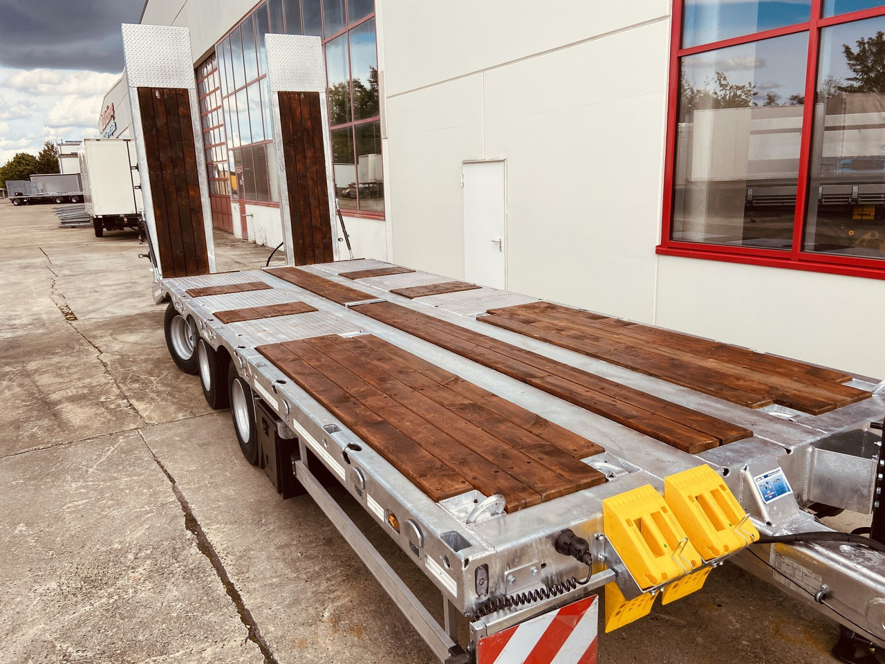 Möslein TT 34 Zugrohr Gerade 34 t GG Tridem- Tieflader 3 Achs, gelenktNeufahrzeug - Nedbygget platform påhængsvogn: billede 2 Möslein TT 34 Zugrohr Gerade 34 t GG Tridem- Tieflader 3 Achs, gelenktNeufahrzeug - Nedbygget platform påhængsvogn: billede 2