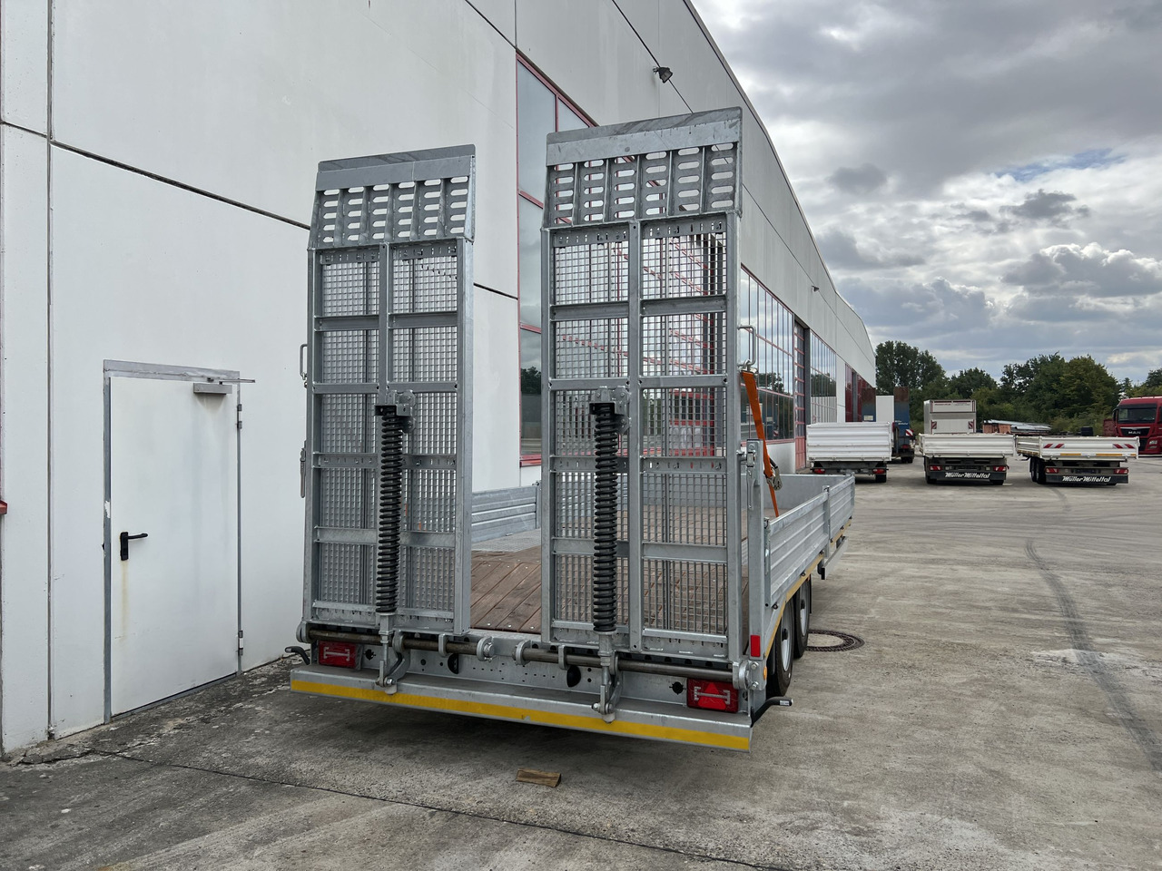 Möslein TT11 BR Neuer Tandemtieflader, breit Rampen - Nedbygget platform påhængsvogn: billede 3 Möslein TT11 BR Neuer Tandemtieflader, breit Rampen - Nedbygget platform påhængsvogn: billede 3