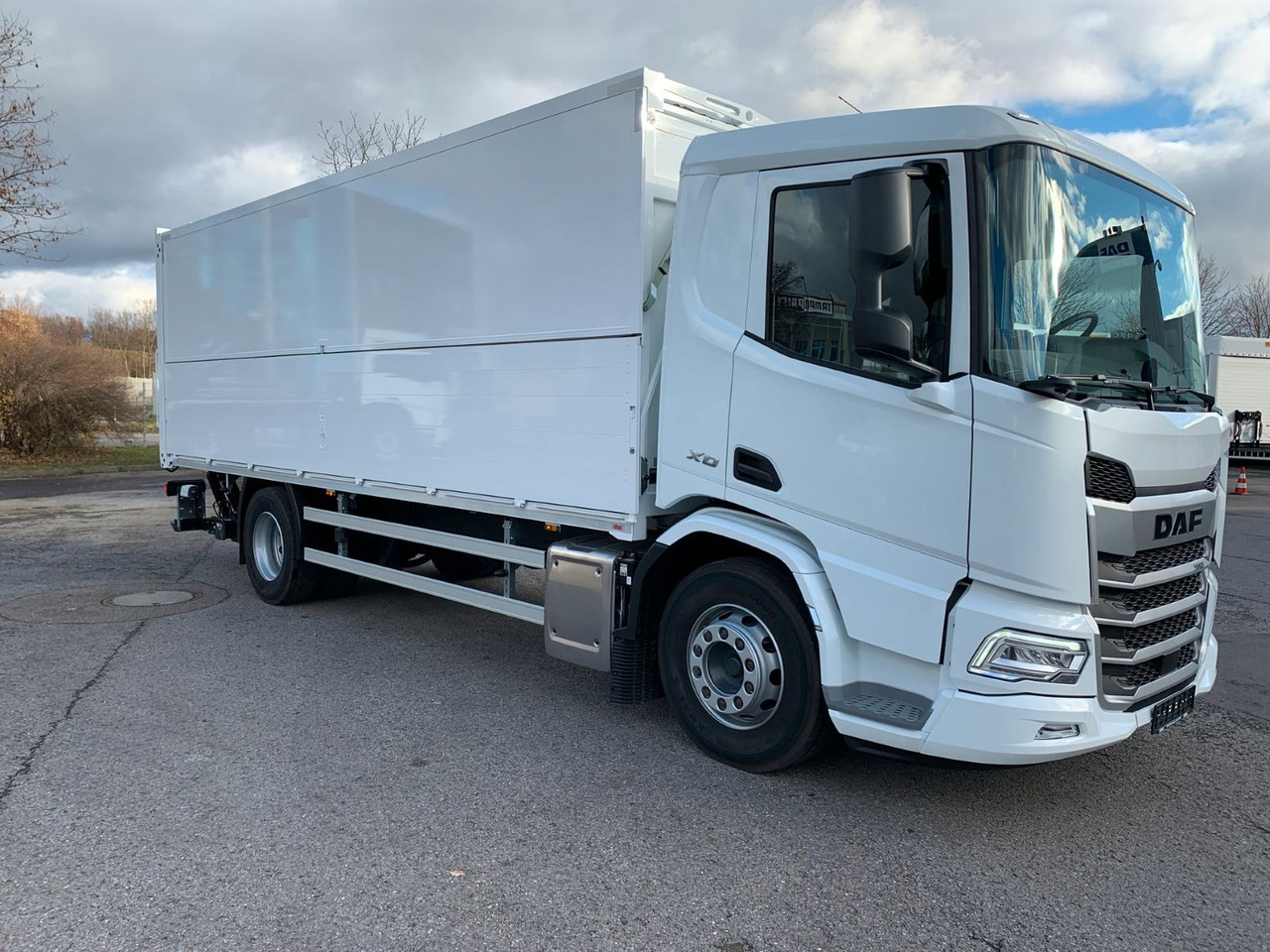 DAF FA XD 370 zikun Swing-Board-Aufbau - Til transport af drikkevarer lastbil: billede 1 DAF FA XD 370 zikun Swing-Board-Aufbau - Til transport af drikkevarer lastbil: billede 1