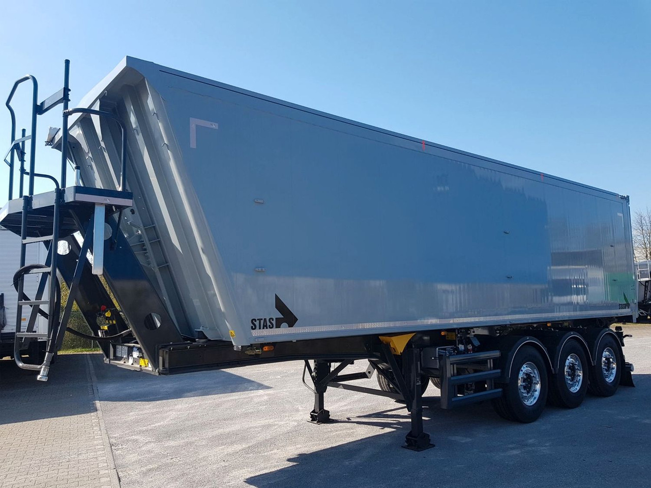Stas agroSTAR 47,6 cbm Kippsattelauflieger Stas agroSTAR 47,6 cbm Kippsattelauflieger - Tipvogn sættevogn: billede 1 Stas agroSTAR 47,6 cbm Kippsattelauflieger Stas agroSTAR 47,6 cbm Kippsattelauflieger - Tipvogn sættevogn: billede 1