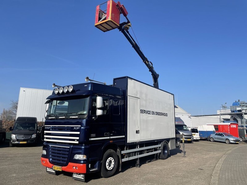 DAF XF 105 Skyworker - Lastbil med mandskabslift: billede 2 DAF XF 105 Skyworker - Lastbil med mandskabslift: billede 2