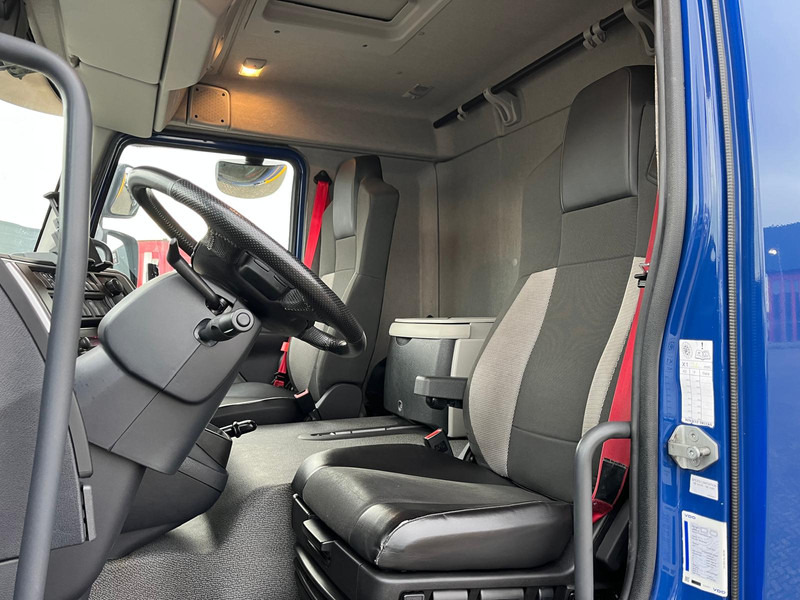 Lastbil med presenning Renault D 12 LOW P4X2 240 E 6: billede 19 Lastbil med presenning Renault D 12 LOW P4X2 240 E 6: billede 19