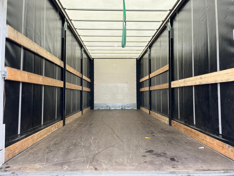 Lastbil med presenning Renault D 12 LOW P4X2 240 E 6: billede 17 Lastbil med presenning Renault D 12 LOW P4X2 240 E 6: billede 17