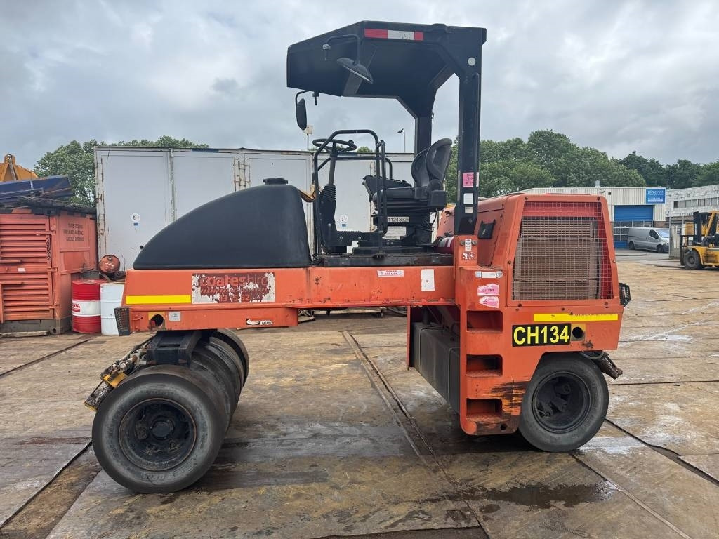 Dynapac CP 142 - Gummihjulstromle: billede 1 Dynapac CP 142 - Gummihjulstromle: billede 1