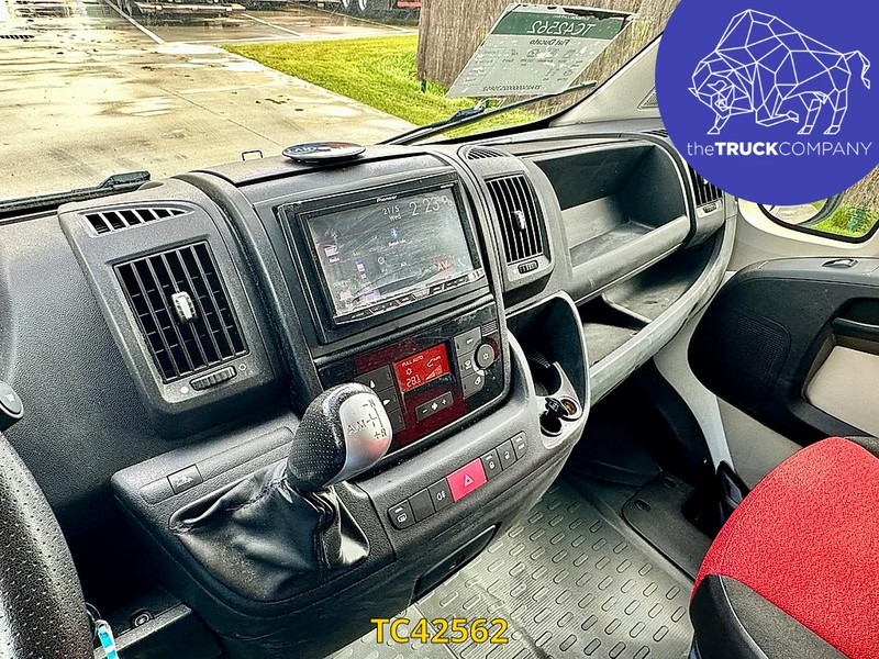 Varebil med kasse Fiat Ducato meubelbak + lift 3.0D automaat: billede 8 Varebil med kasse Fiat Ducato meubelbak + lift 3.0D automaat: billede 8