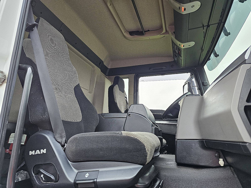 Lastbil varevogn MAN 26.420 TGS 6X2-4 LL LIFT ISOBOX: billede 7 Lastbil varevogn MAN 26.420 TGS 6X2-4 LL LIFT ISOBOX: billede 7