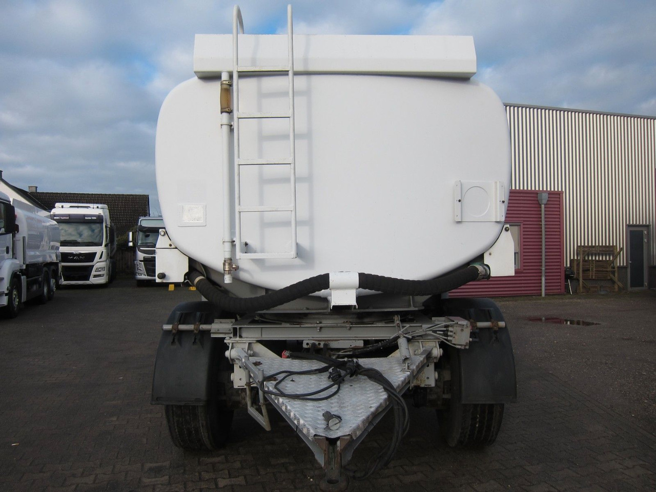 Lindner & Fischer 18400ltr 3 Kammern Oben-Unten - Tankanhænger: billede 2 Lindner & Fischer 18400ltr 3 Kammern Oben-Unten - Tankanhænger: billede 2
