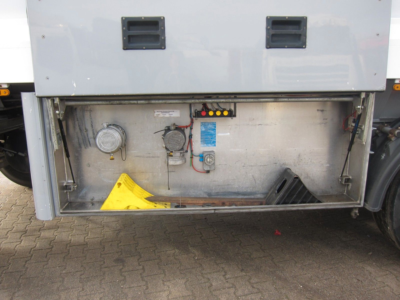 Leje en  Lindner & Fischer 18400ltr 3 Kammern Oben-Unten Lindner & Fischer 18400ltr 3 Kammern Oben-Unten: billede 8