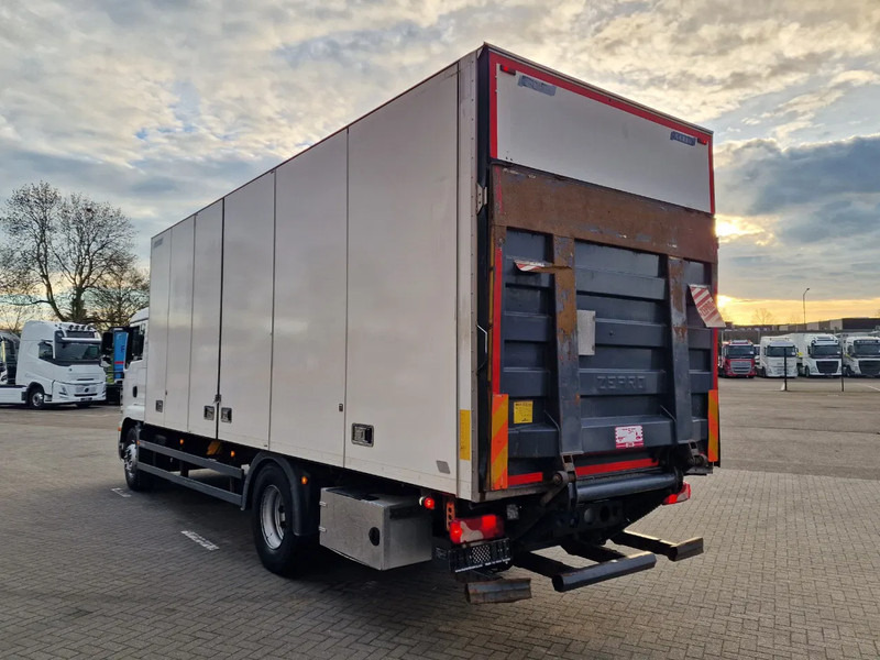 MAN TGM 18.340 4x2 - Sleepercab - Box with sidedoors - Loadlift - Full air - Euro 6 - Automatic - Lastbil varevogn: billede 5 MAN TGM 18.340 4x2 - Sleepercab - Box with sidedoors - Loadlift - Full air - Euro 6 - Automatic - Lastbil varevogn: billede 5